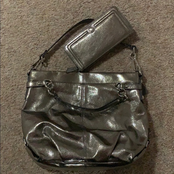 Coach Handbags - Coach leather purse and wallet